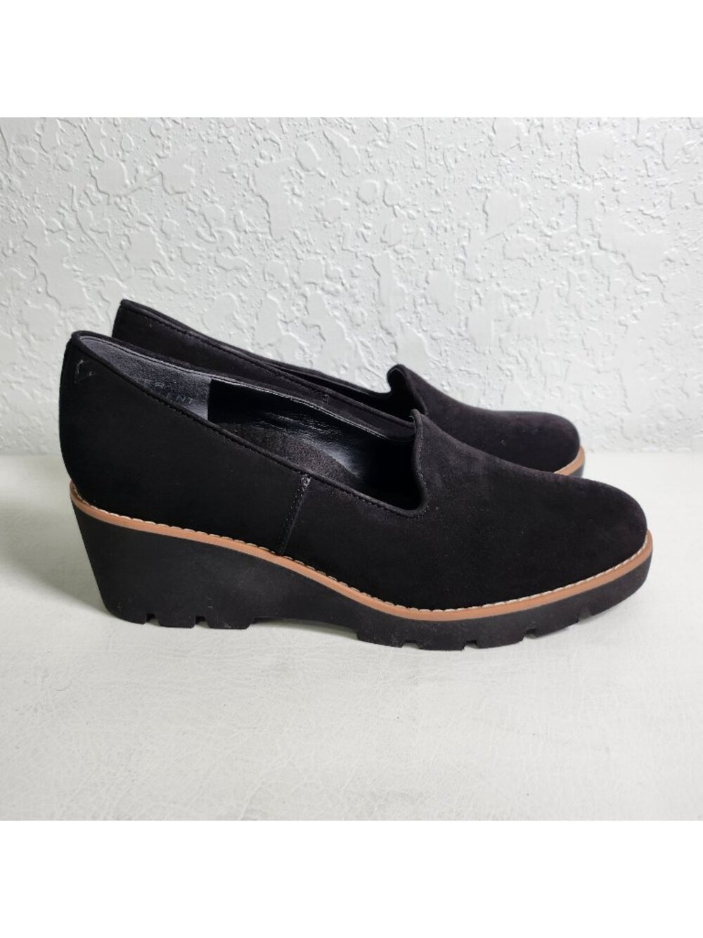 Vionic Willa Wedge Suede Loafer 9.5 Black Slip On Chunky Lug Casual Office Comfy